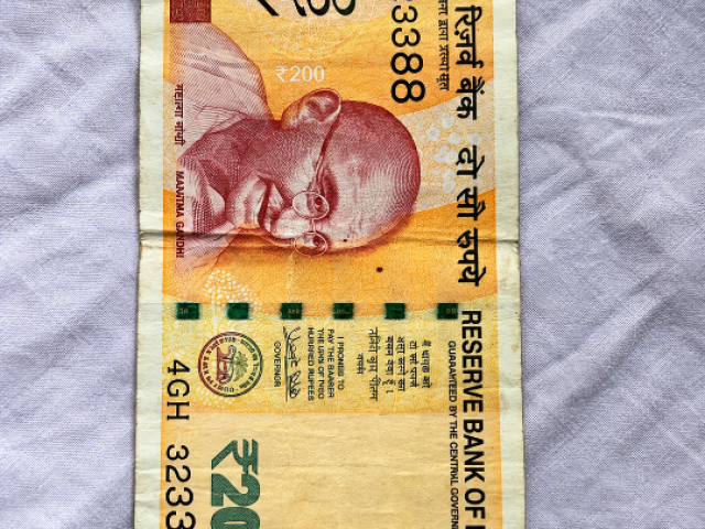 200 Rupees note
