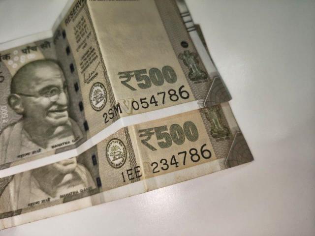 500 Indian Currency With 786 serial number Two Notes